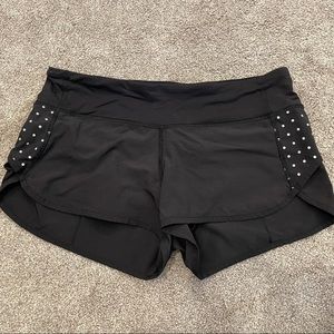 Lululemon Hotty Hot Low Rise Short 2.5”